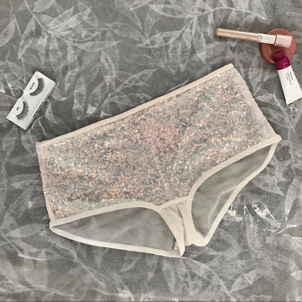VS Sparkle Shortie